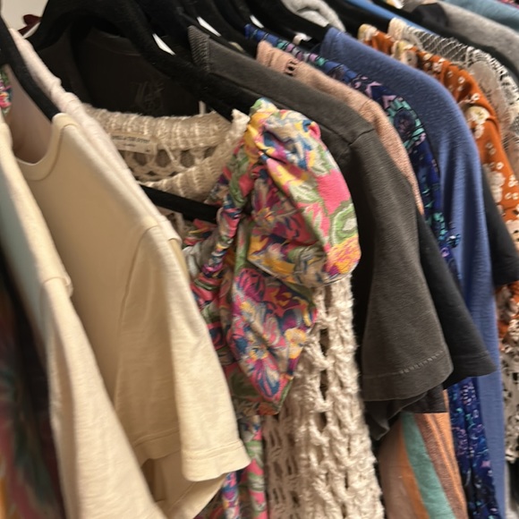 Closet Clearout! - Picture 2 of 4